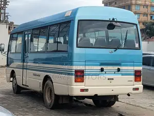 Nissan Civilian 1995