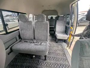 Toyota HiAce 2013
