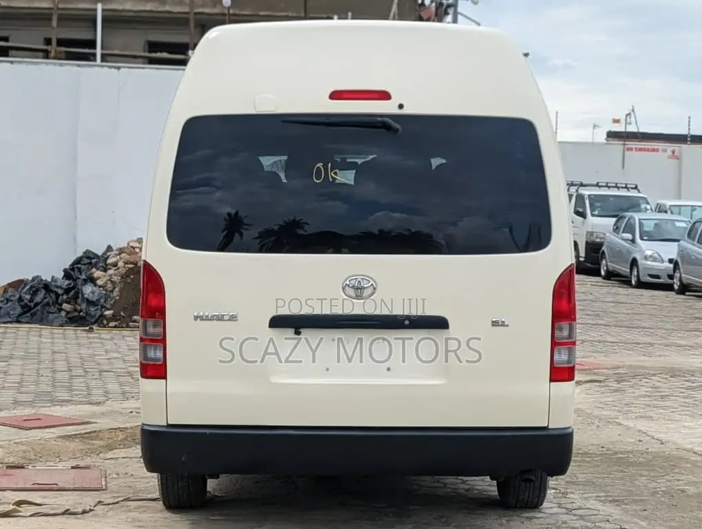 Toyota HiAce 2013