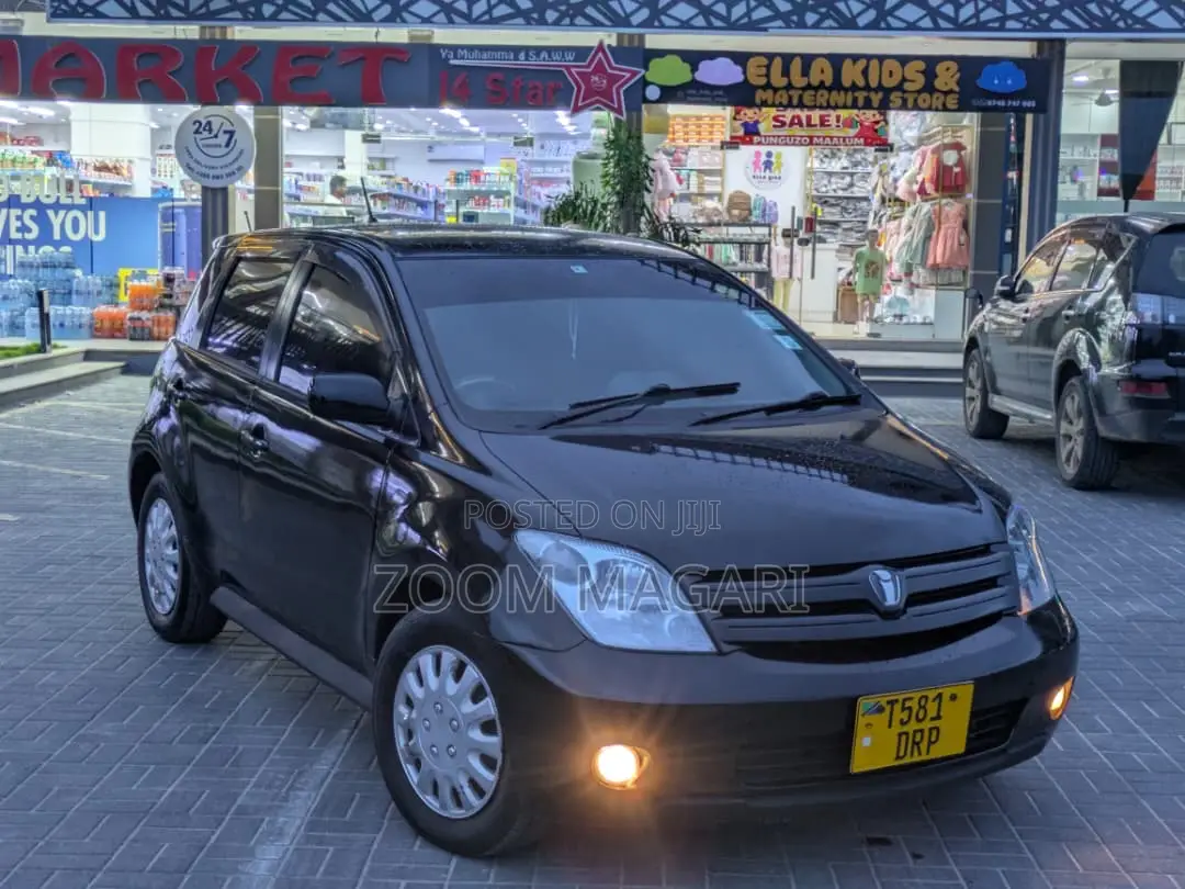 Toyota IST 2003 Black