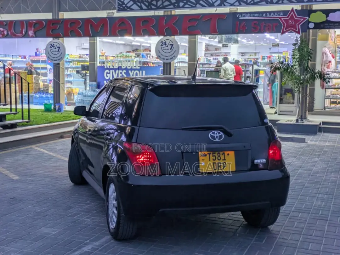 Toyota IST 2003 Black