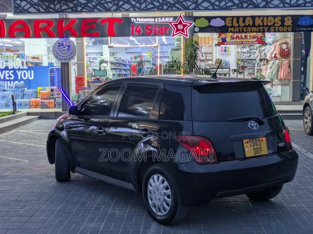 Toyota IST 2003 Black