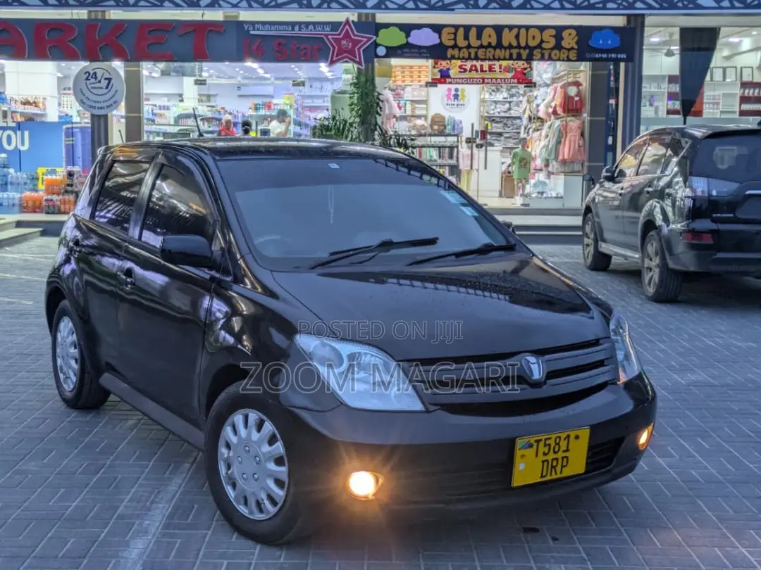 Toyota IST 2003 Black