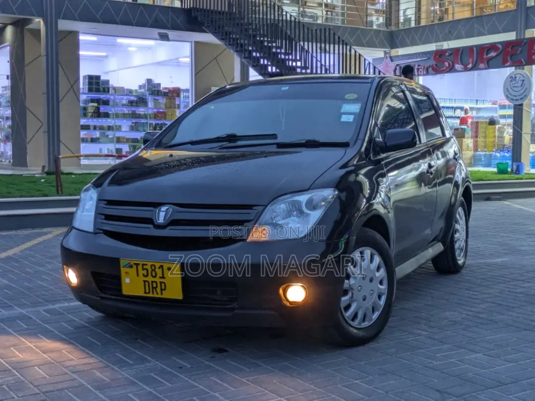 Toyota IST 2003 Black