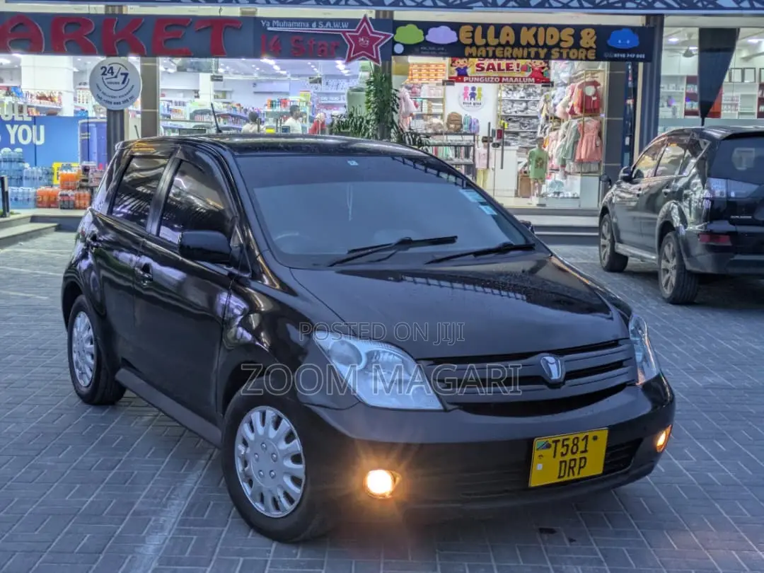 Toyota IST 2003 Black