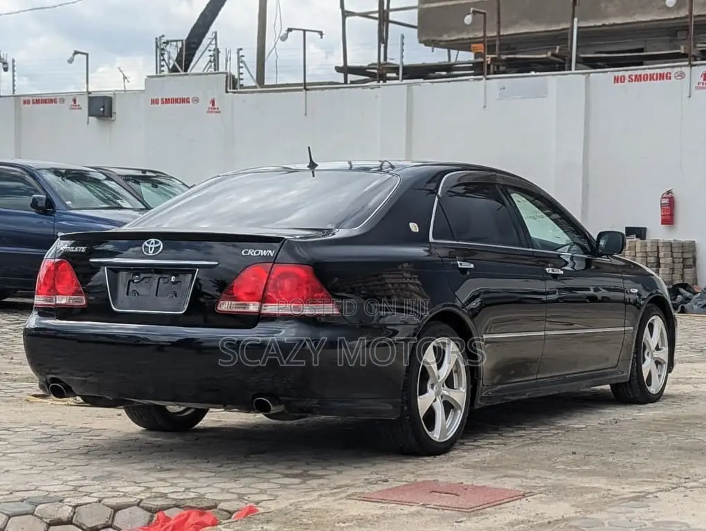 Toyota Crown 2006 Black