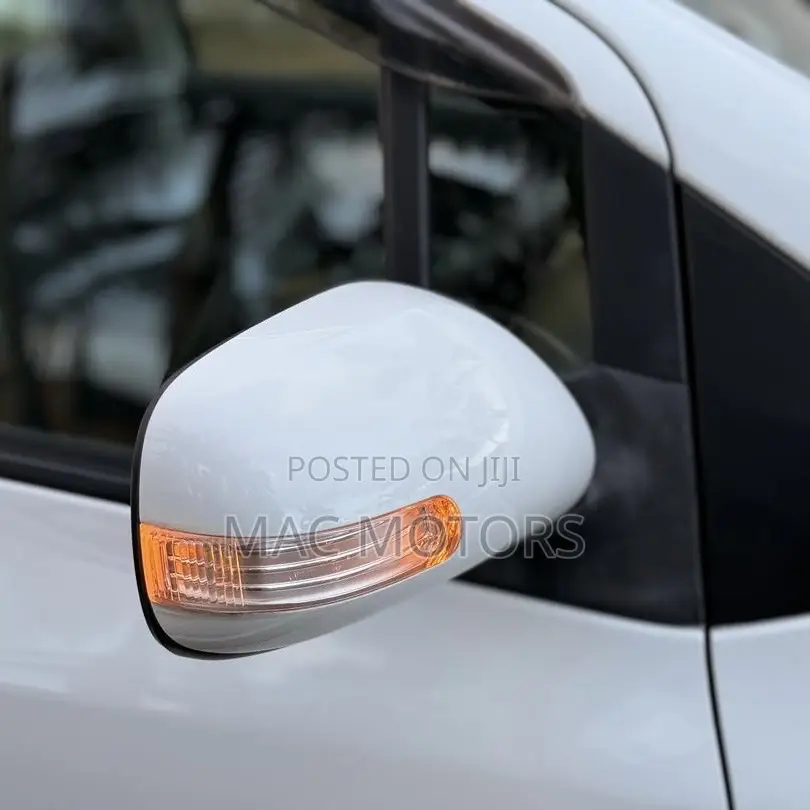 Toyota Vitz 1.0 FWD 5dr 2010 White