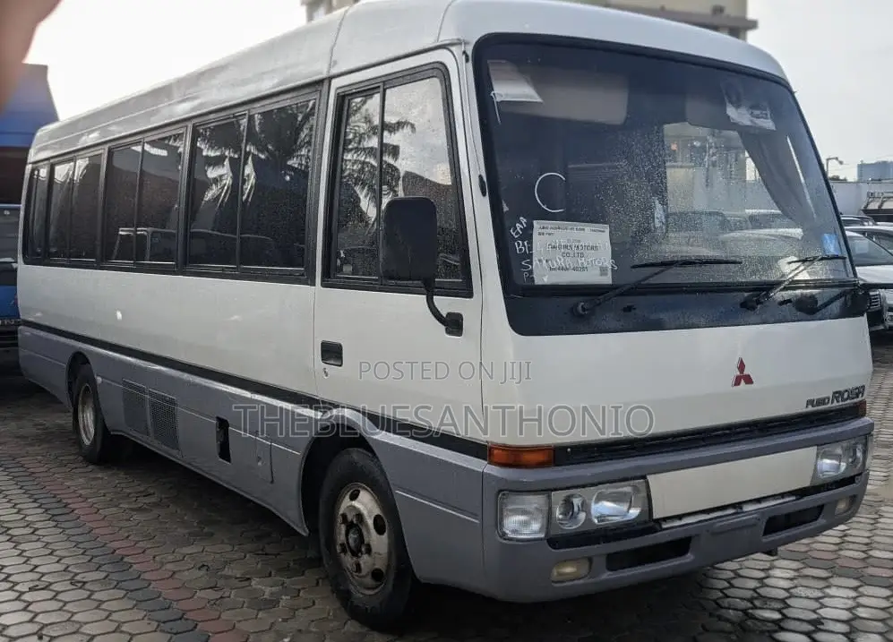 Mitsubishi Fuso Rosa 1999 White