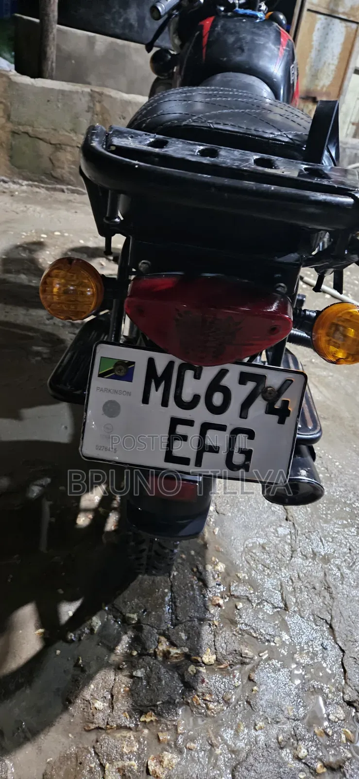 Bajaj Boxer X125 2021 Red