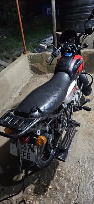Bajaj Boxer X125 2021 Red