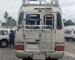 Toyota Coaster 2004 Beige