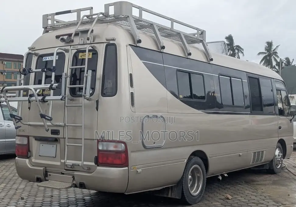 Toyota Coaster 2004 Beige