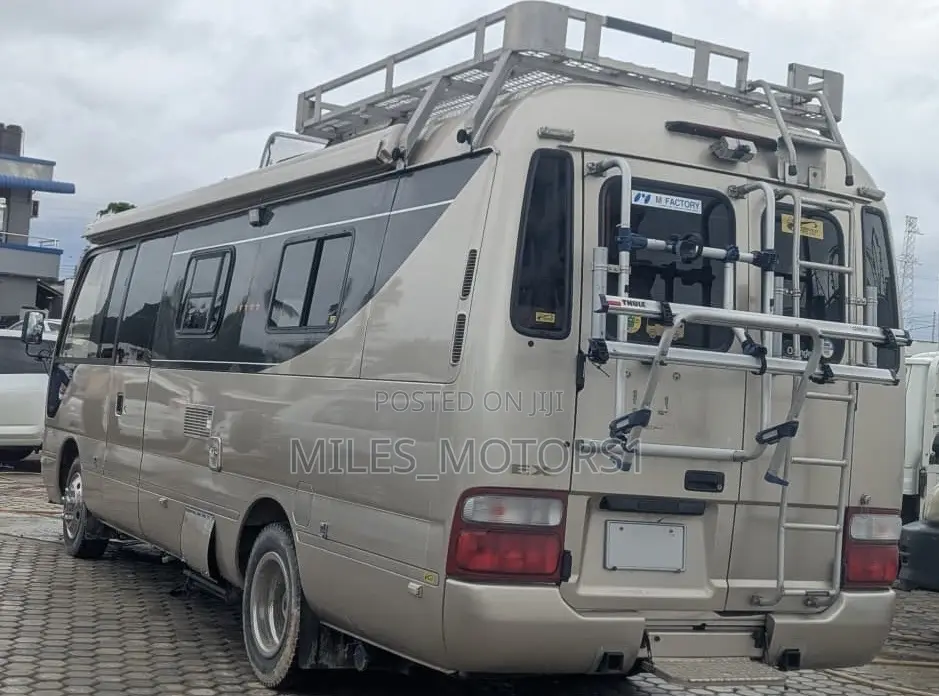 Toyota Coaster 2004 Beige