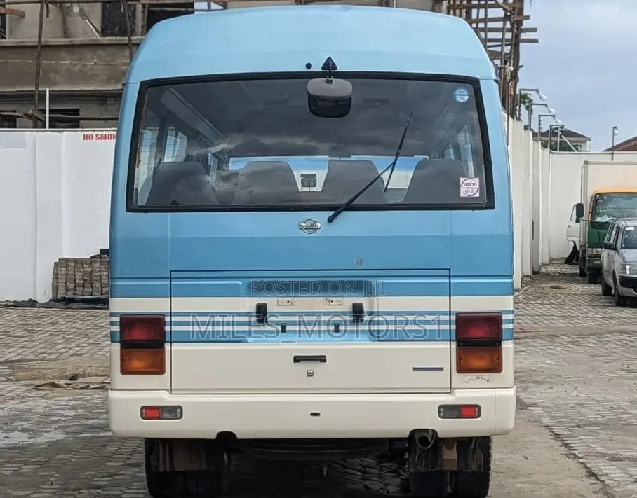 Nissan Civilian 1995 Blue