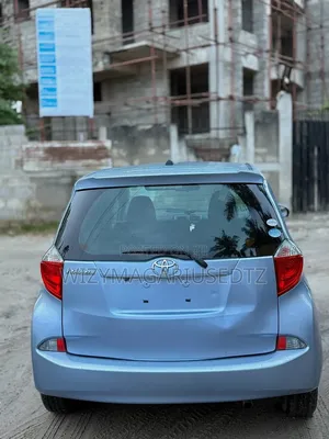 Toyota Ractis 2011 Blue