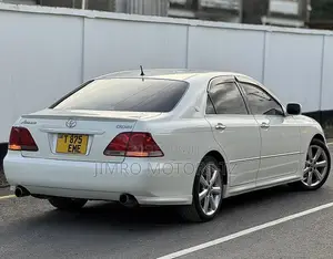 Toyota Crown 2007 White