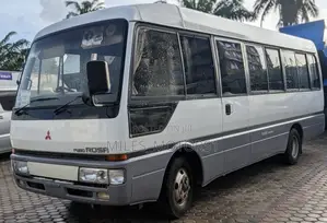 Mitsubishi Fuso Rosa 1998 White