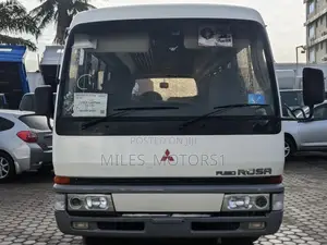 Mitsubishi Fuso Rosa 1998 White