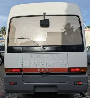 Mitsubishi Fuso Rosa 1998 White