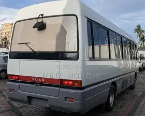 Mitsubishi Fuso Rosa 1998 White