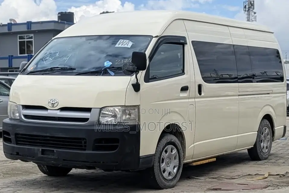 Toyota Quantum 2013 Beige
