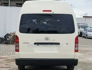 Toyota Quantum 2013 Beige