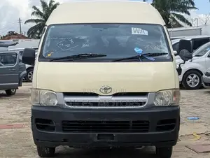 Toyota Quantum 2013 Beige