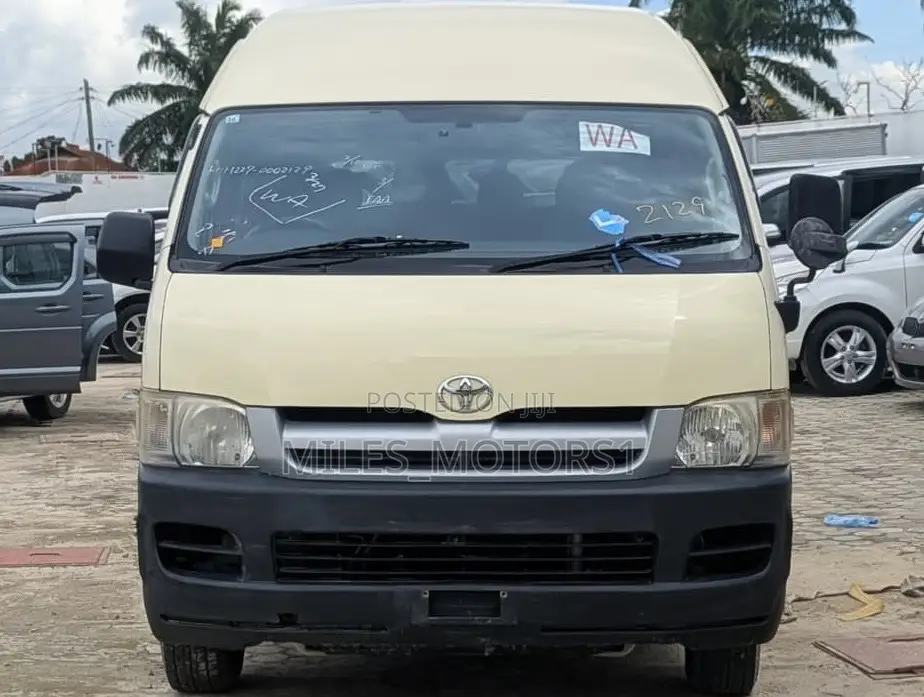 Toyota Quantum 2013 Beige
