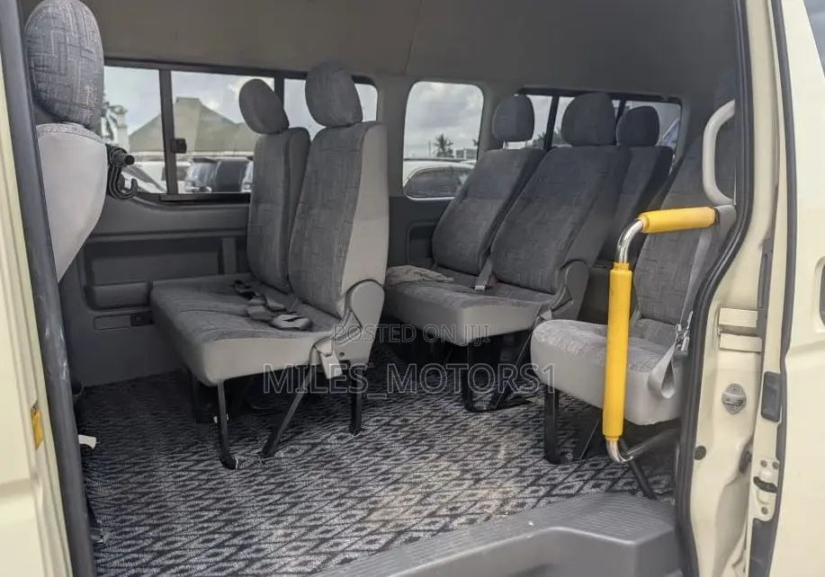 Toyota Quantum 2013 Beige