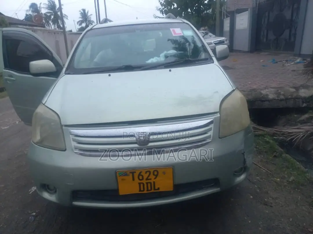 Toyota Raum 2002 Blue