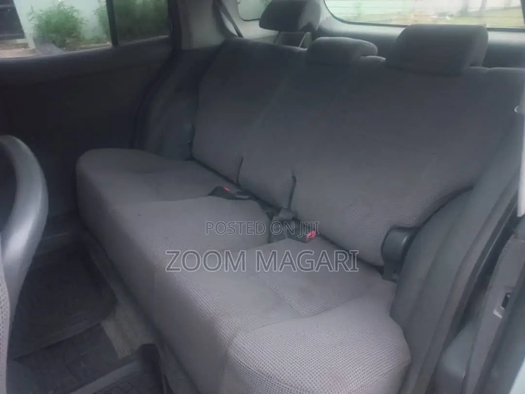 Toyota Raum 2002 Blue