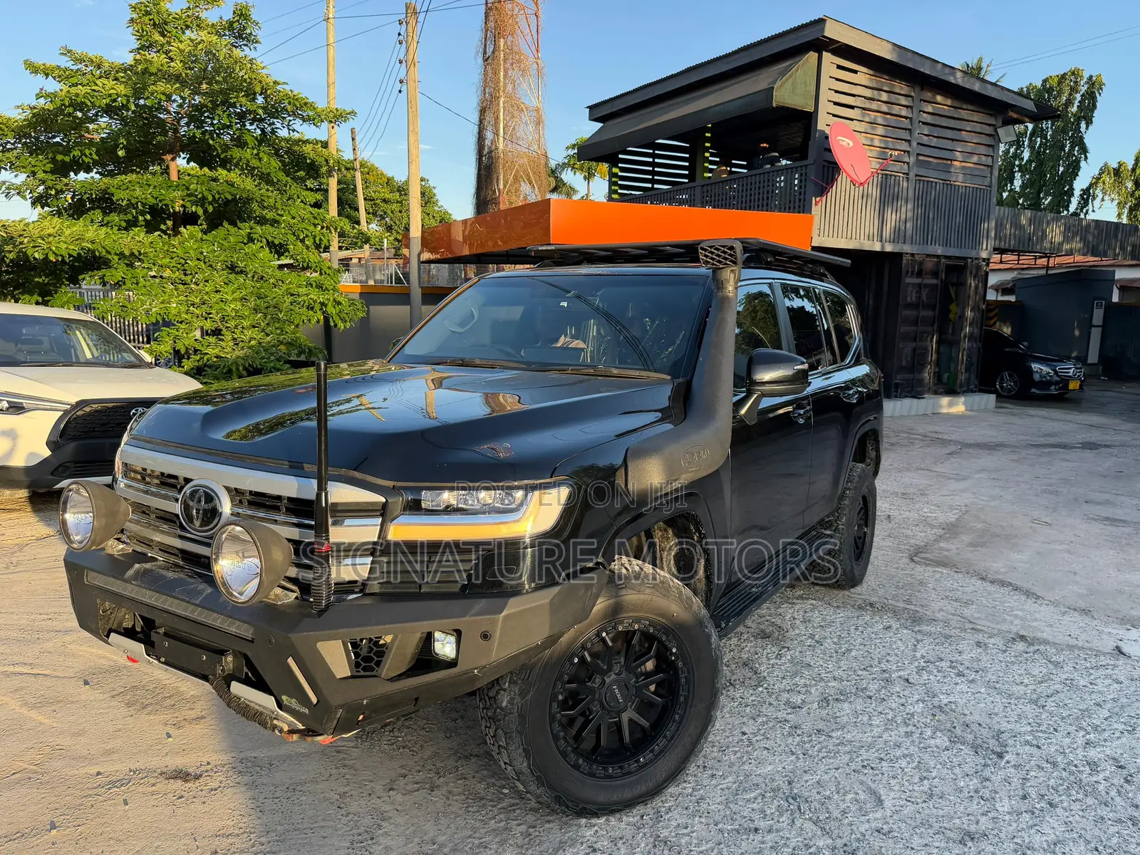 Toyota Land Cruiser LC300 2024 Black