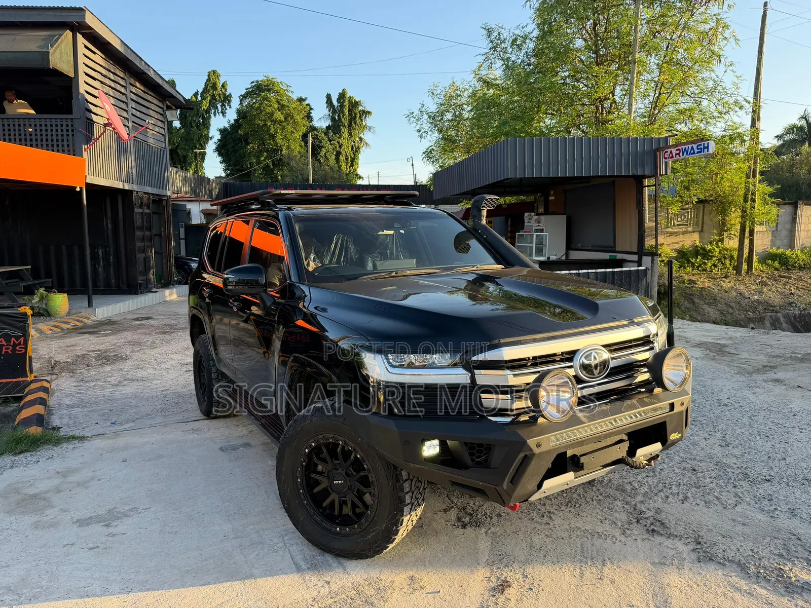 Toyota Land Cruiser LC300 2024 Black