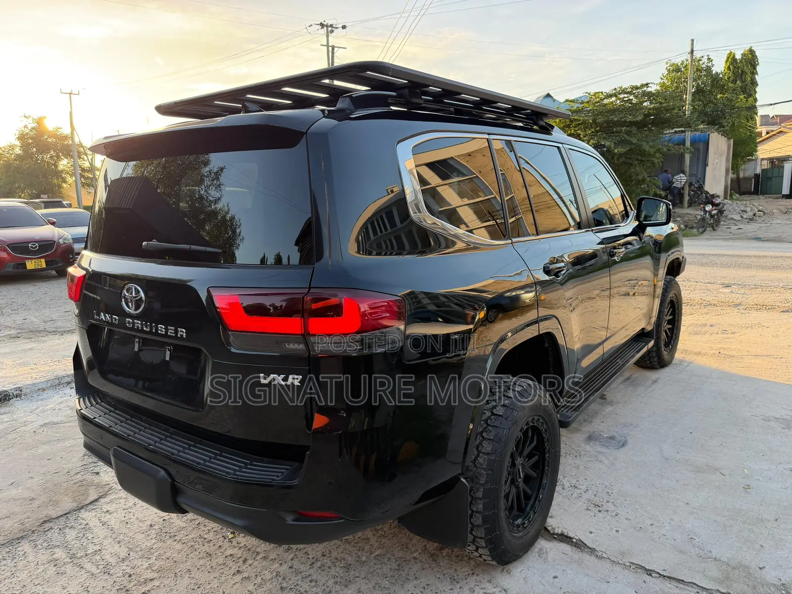 Toyota Land Cruiser LC300 2024 Black