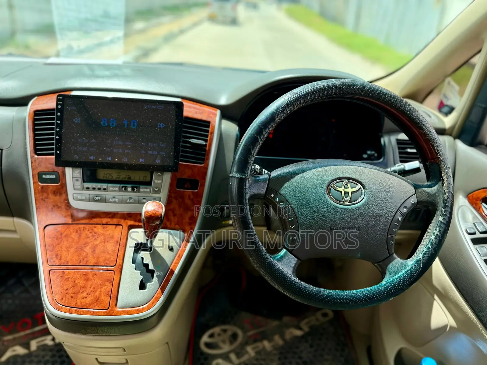 Toyota Alphard 2.4 Petrol FWD 2007 White