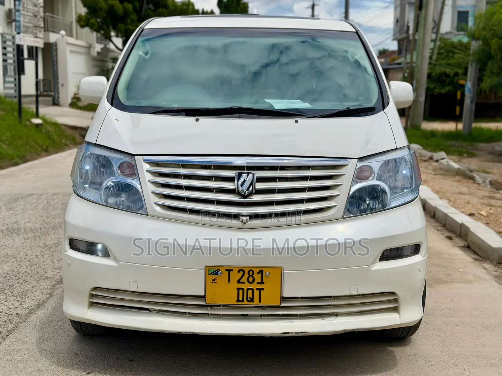 Toyota Alphard 2.4 Petrol FWD 2007 White