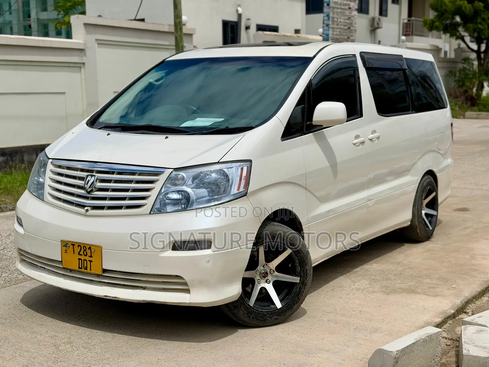 Toyota Alphard 2.4 Petrol FWD 2007 White