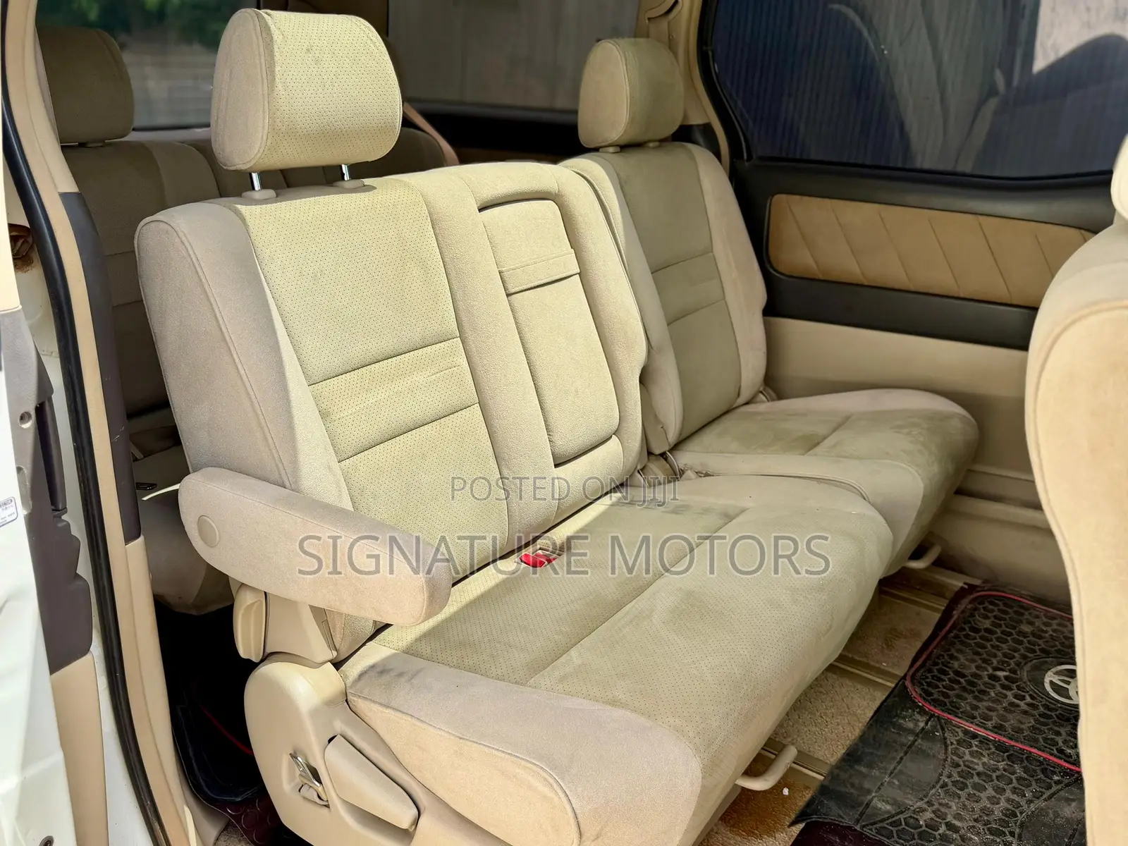 Toyota Alphard 2.4 Petrol FWD 2007 White