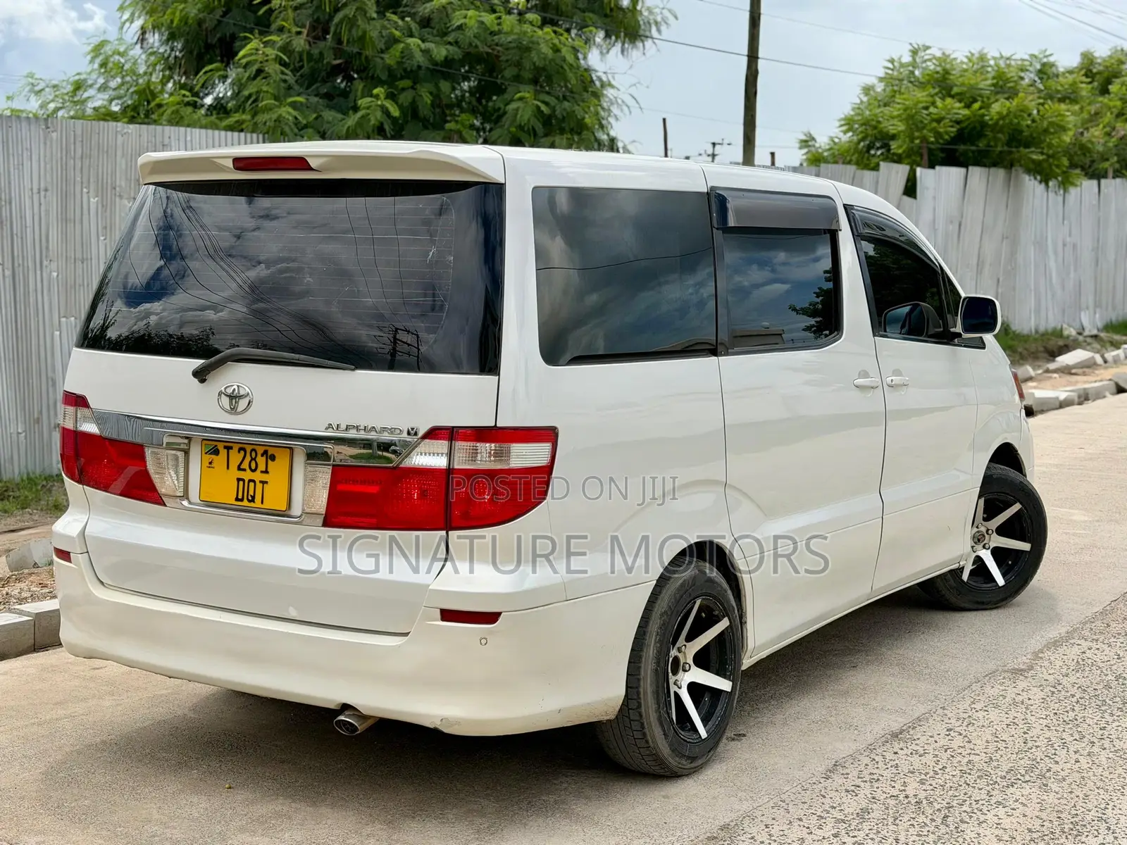 Toyota Alphard 2.4 Petrol FWD 2007 White