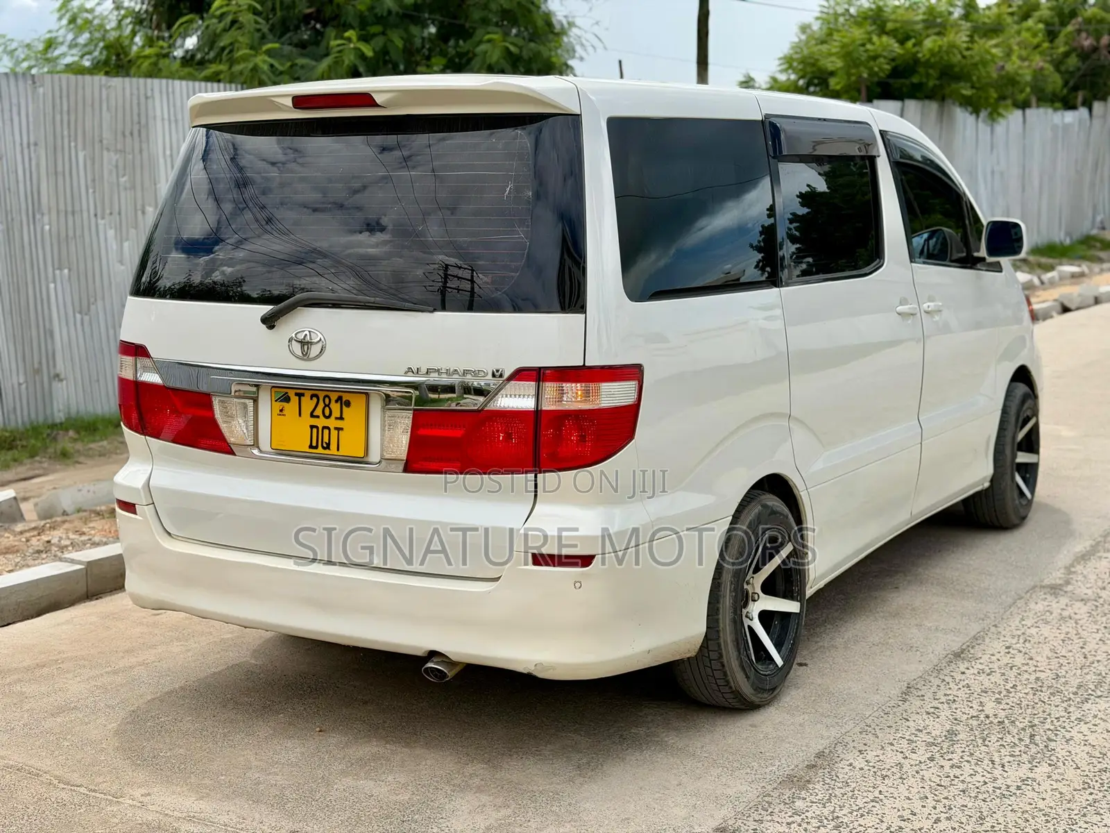 Toyota Alphard 2.4 Petrol FWD 2007 White