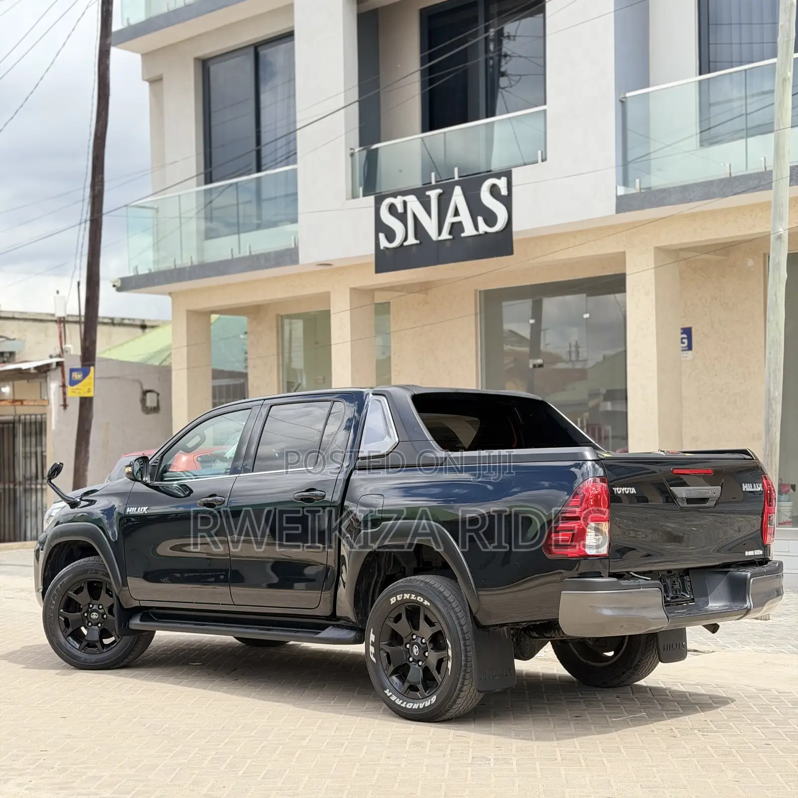 Toyota Hilux 2019 Black