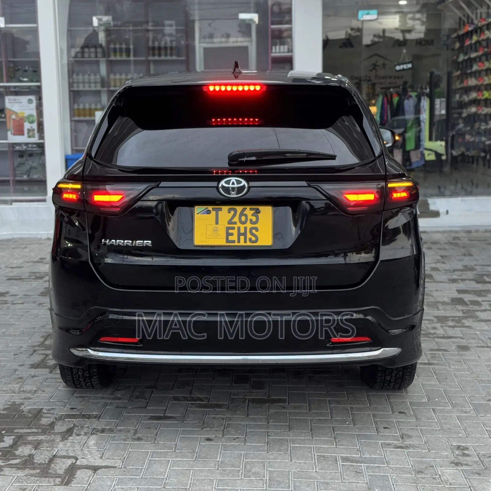 Toyota Harrier 2.0 2014 Black