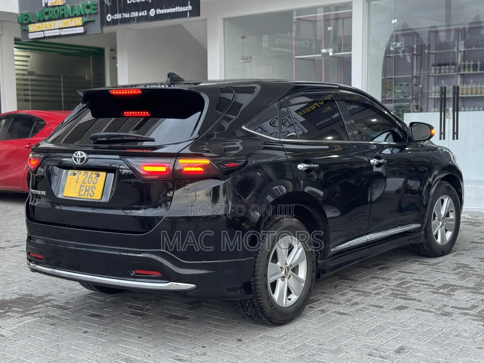 Toyota Harrier 2.0 2014 Black