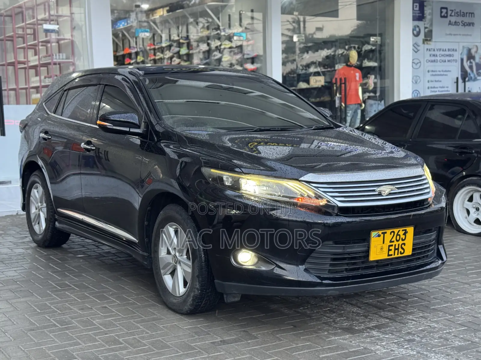 Toyota Harrier 2.0 2014 Black
