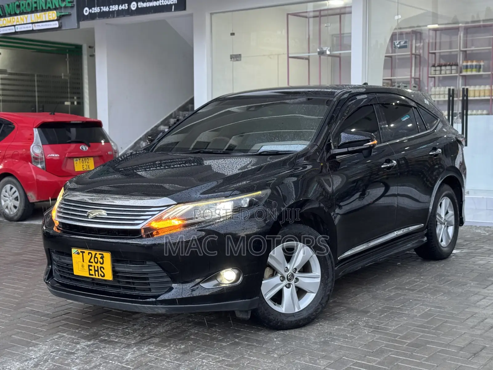 Toyota Harrier 2.0 2014 Black