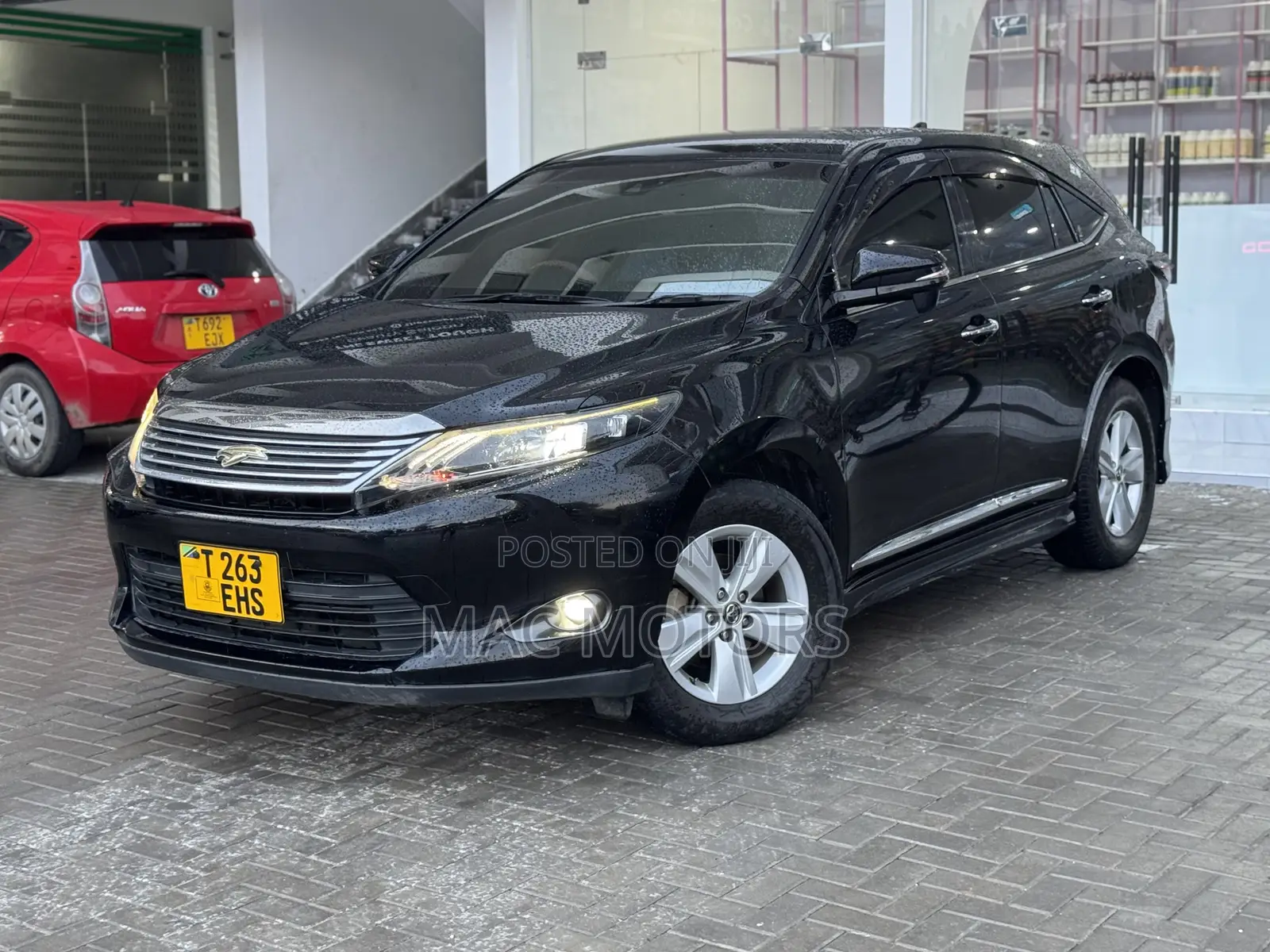 Toyota Harrier 2.0 2014 Black