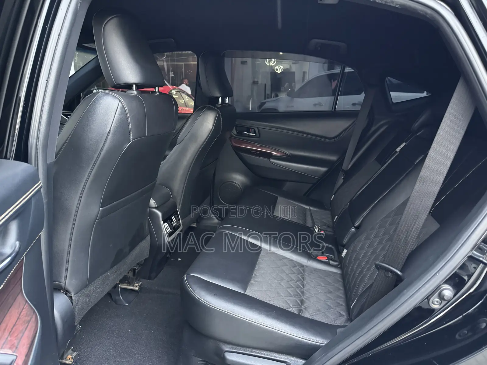 Toyota Harrier 2.0 2014 Black