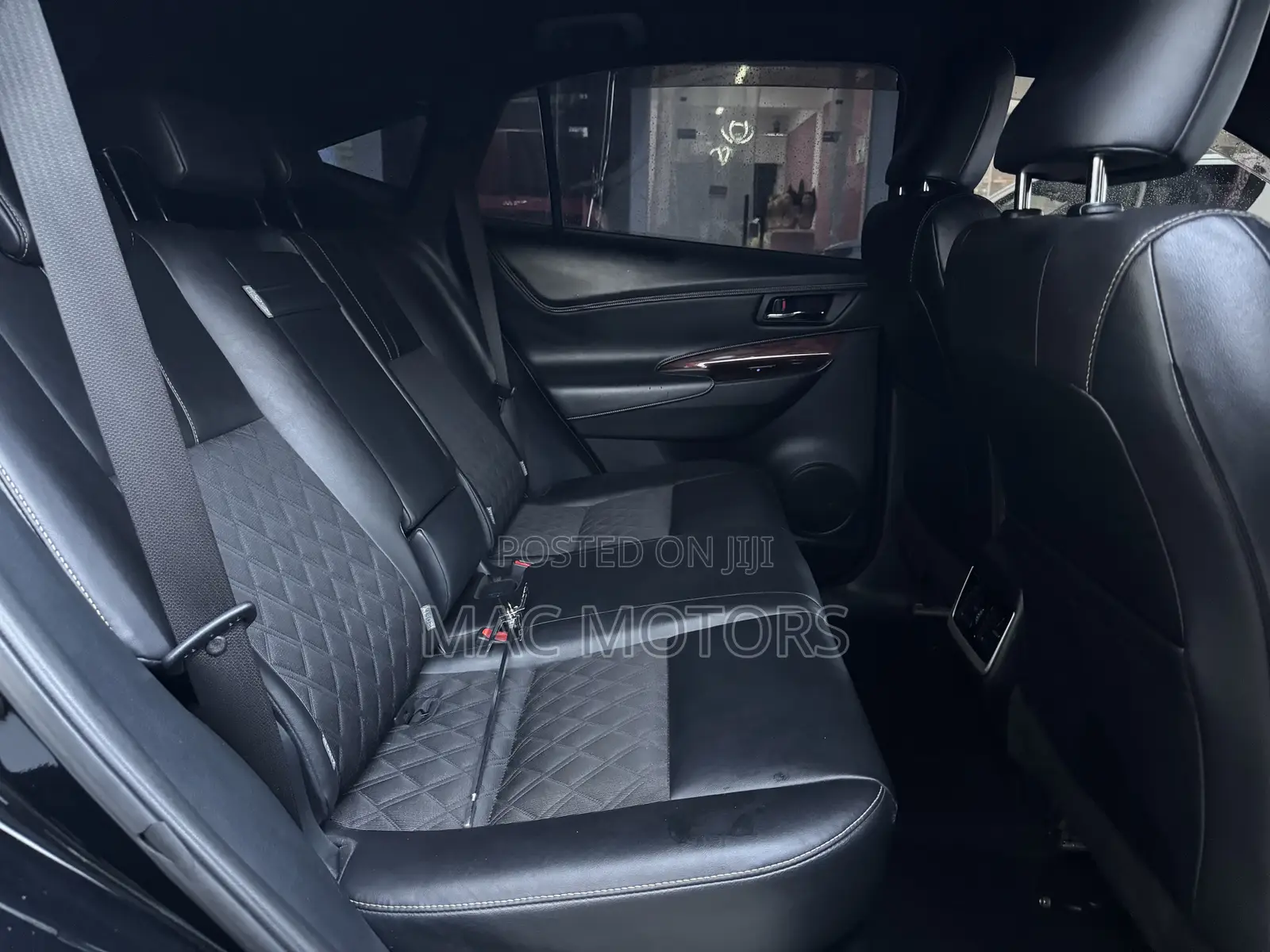 Toyota Harrier 2.0 2014 Black