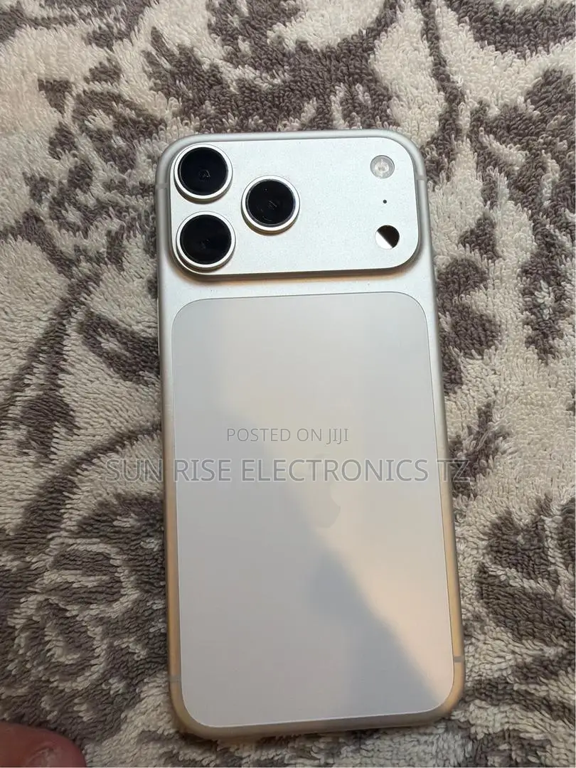 New Apple iPhone 17 Pro Max 256 GB Silver