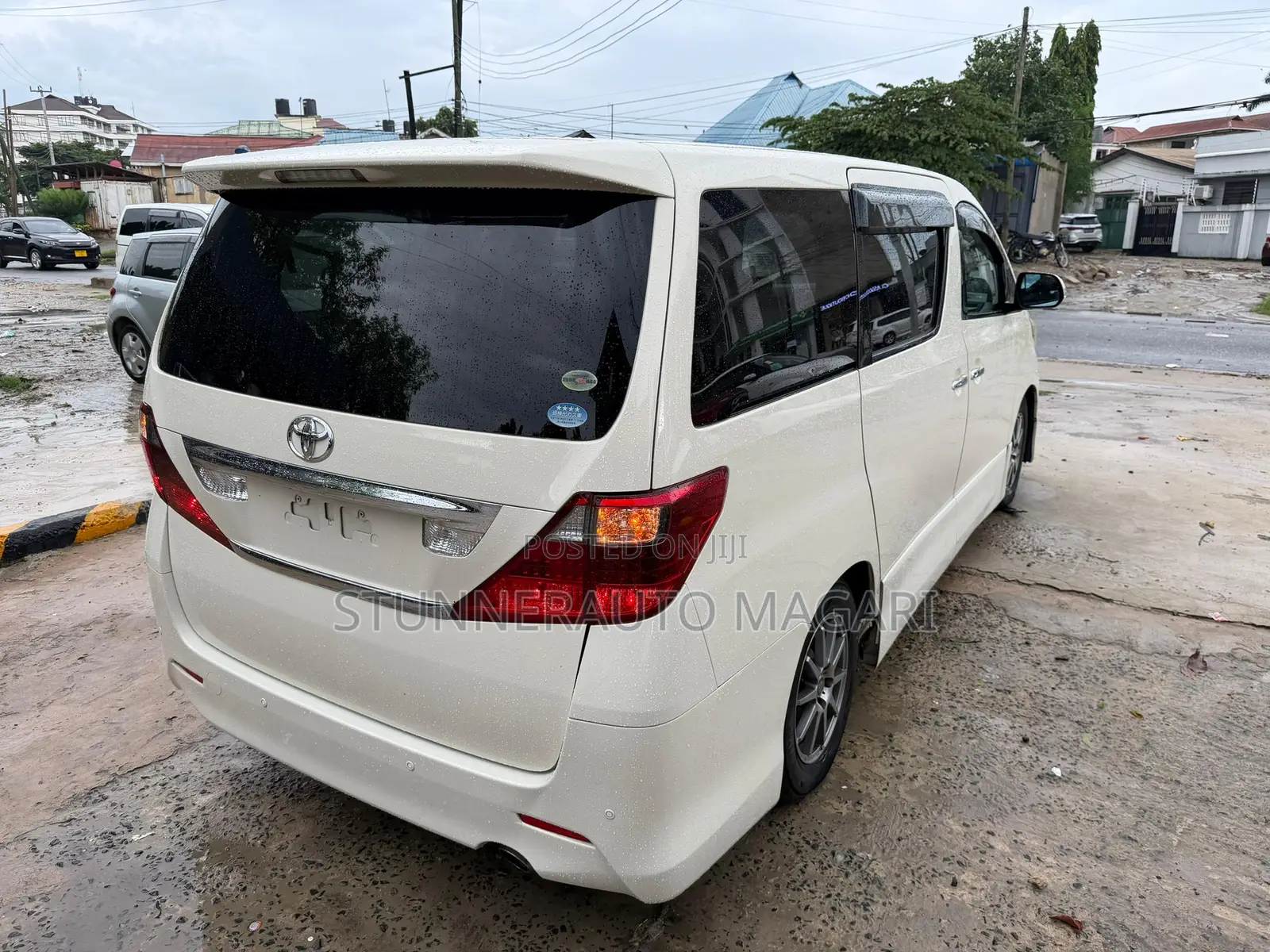 Toyota Alphard 2010 Pearl